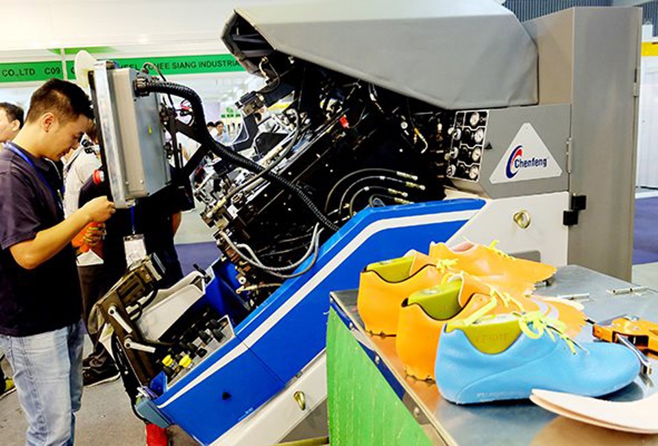 Chi gần 10 tỉ đô la nhập nguyên phụ liệu cho ngành dệt may và da giày trong 4 tháng